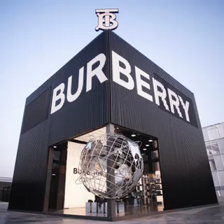 Капитал - Выручка Burberry в 2021 финансовом году снизилась на 10%