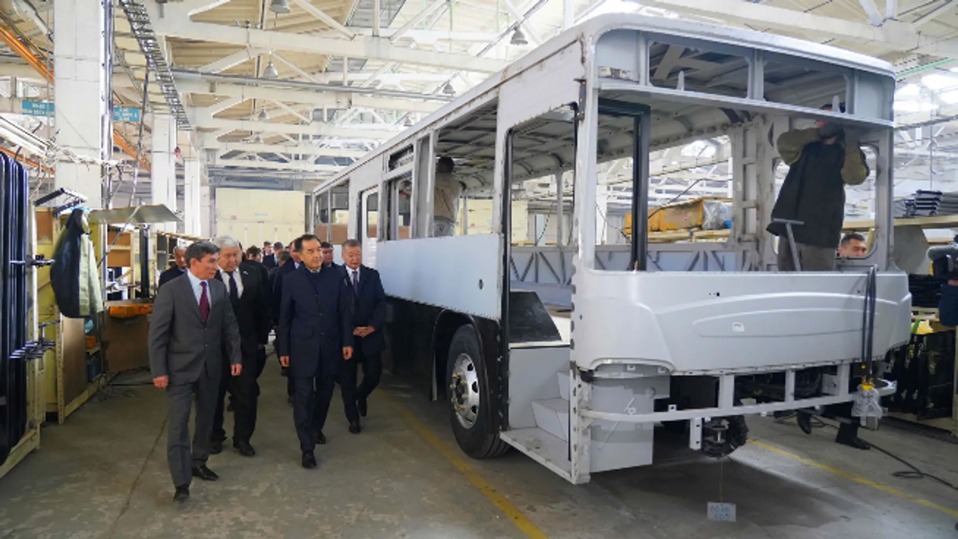 Капитал - Бакытжан Сагинтаев посетил завод Daewoo Bus Kazakhstan