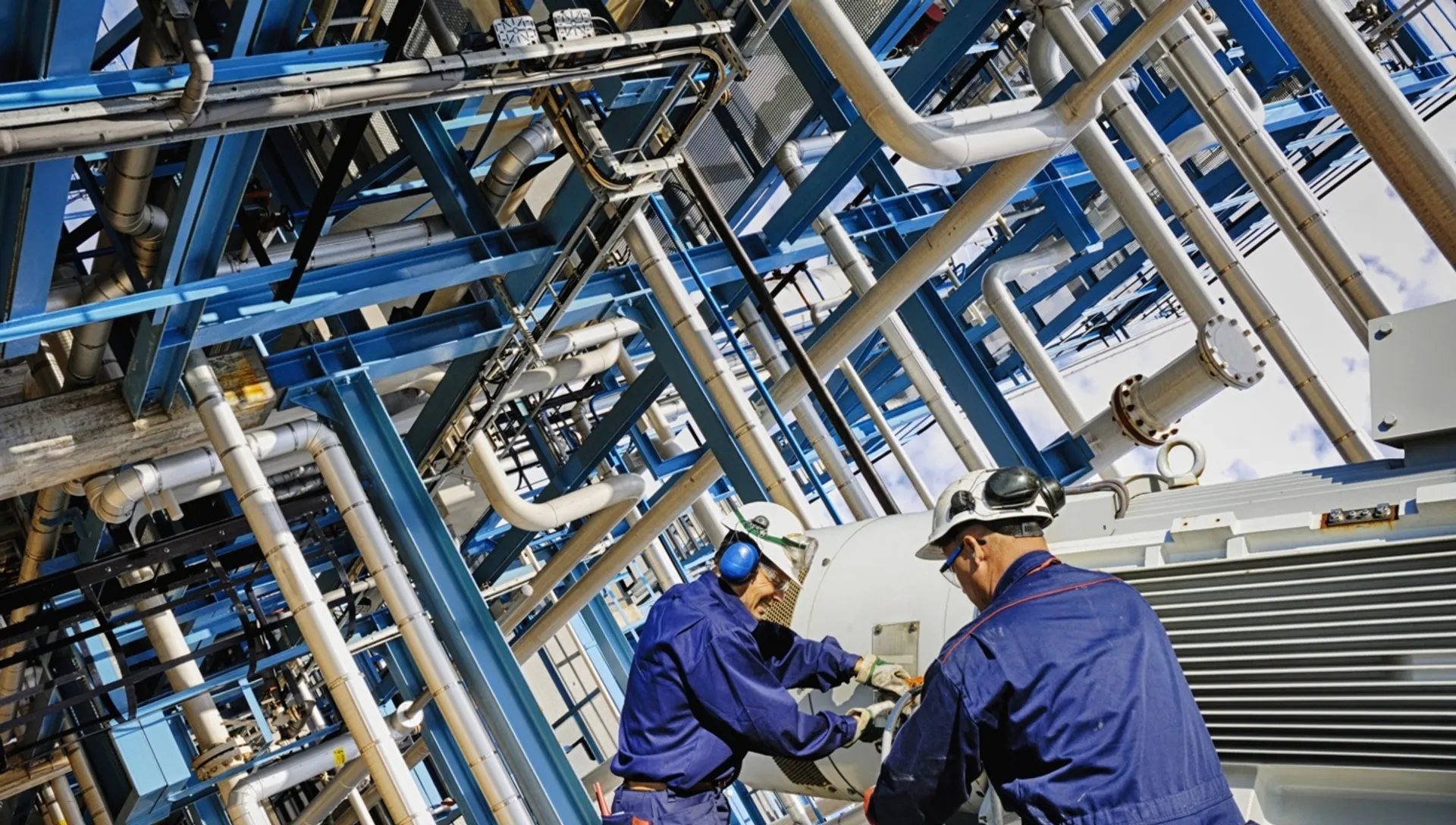 Капитал - Производителей бензина и дизтоплива на экспорт освободили от уплаты акцизов