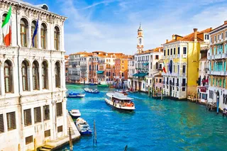 Капитал - Как туристу попасть в страну-музей