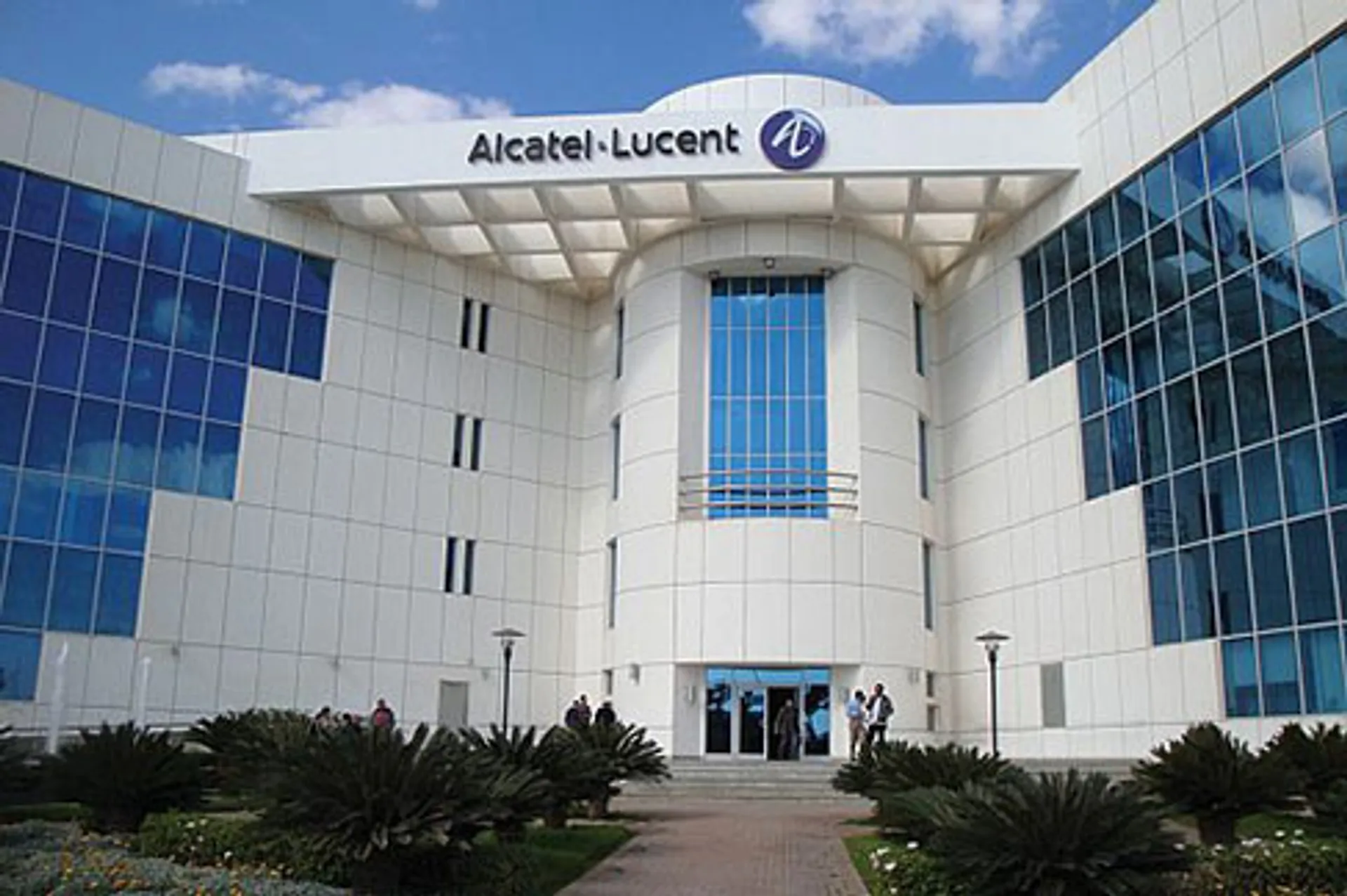 Капитал - Alcatel-Lucent расширяет возможности облака