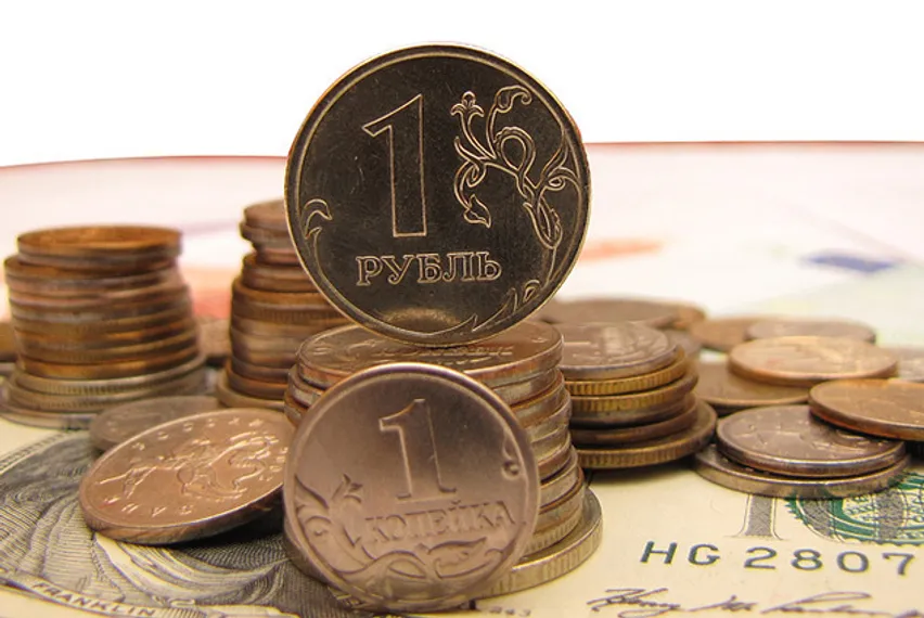 Капитал - ЦБ России поднял границы валютного коридора на 10 копеек
