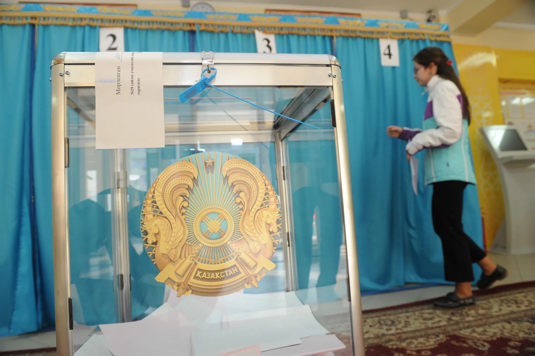 На выборах проголосовали уже 35,1% избирателей - Image Kapital.kz