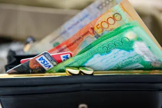 Капитал - Среднемесячная зарплата казахстанцев выросла за год на 9,3%