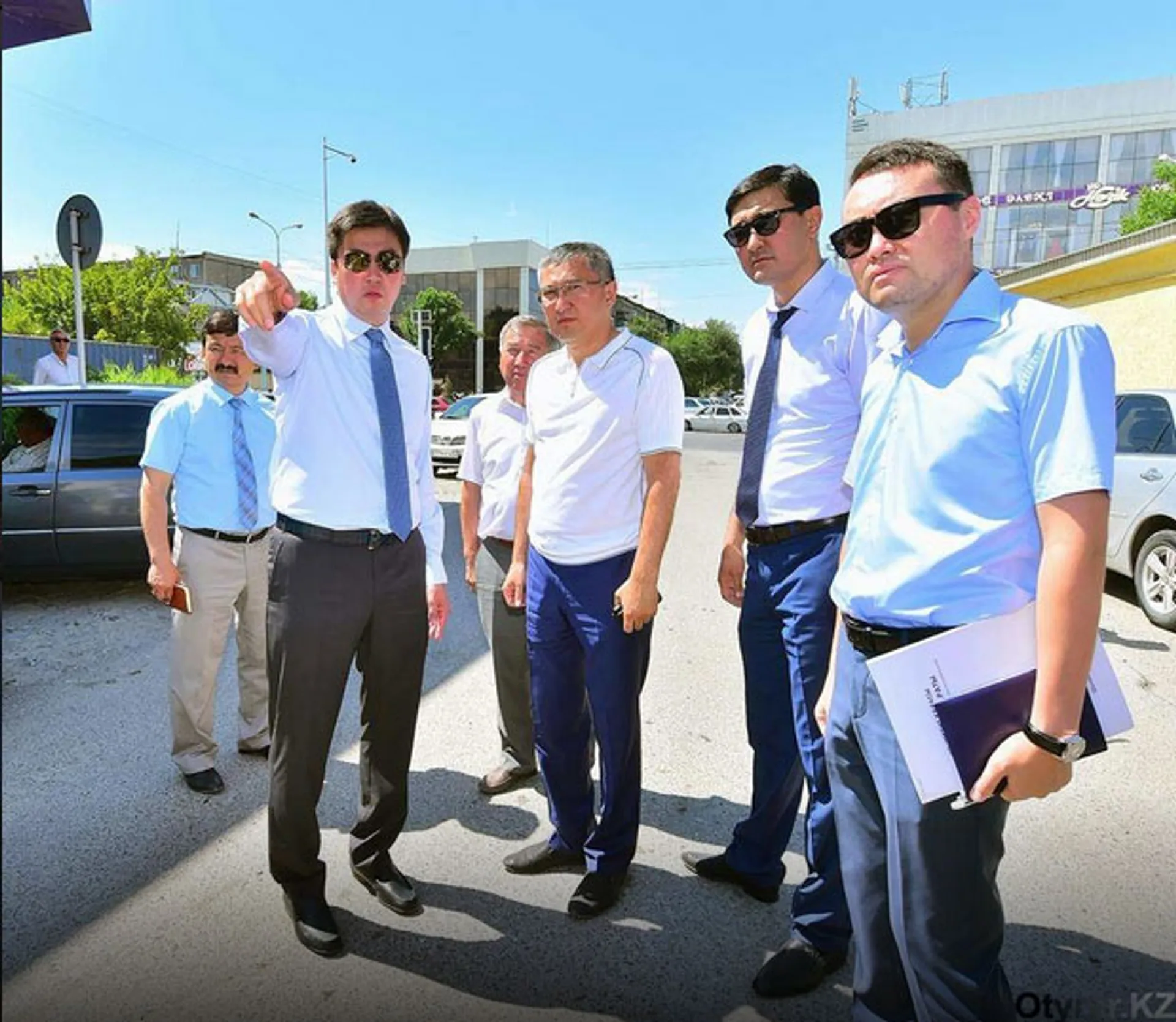 Капитал - Аким Шымкента призвал чиновников не бояться общения с гражданами