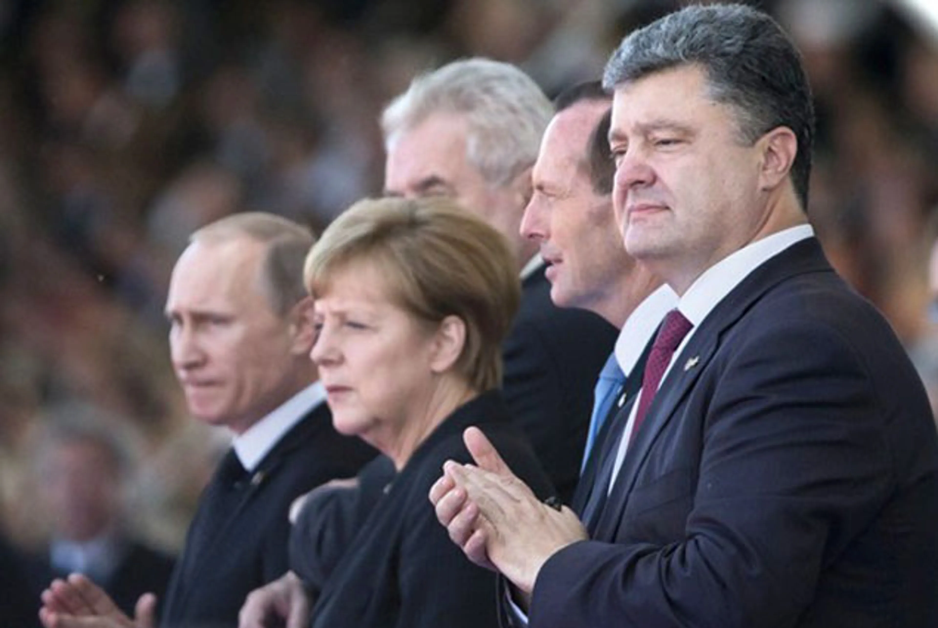 Капитал - Меркель поговорила с Путиным и Порошенко