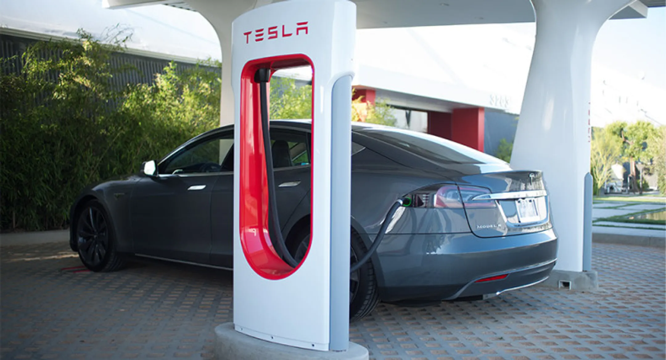 Tesla запустила станцию экспресс-зарядки электрокаров за 15 минут - Image Kapital.kz