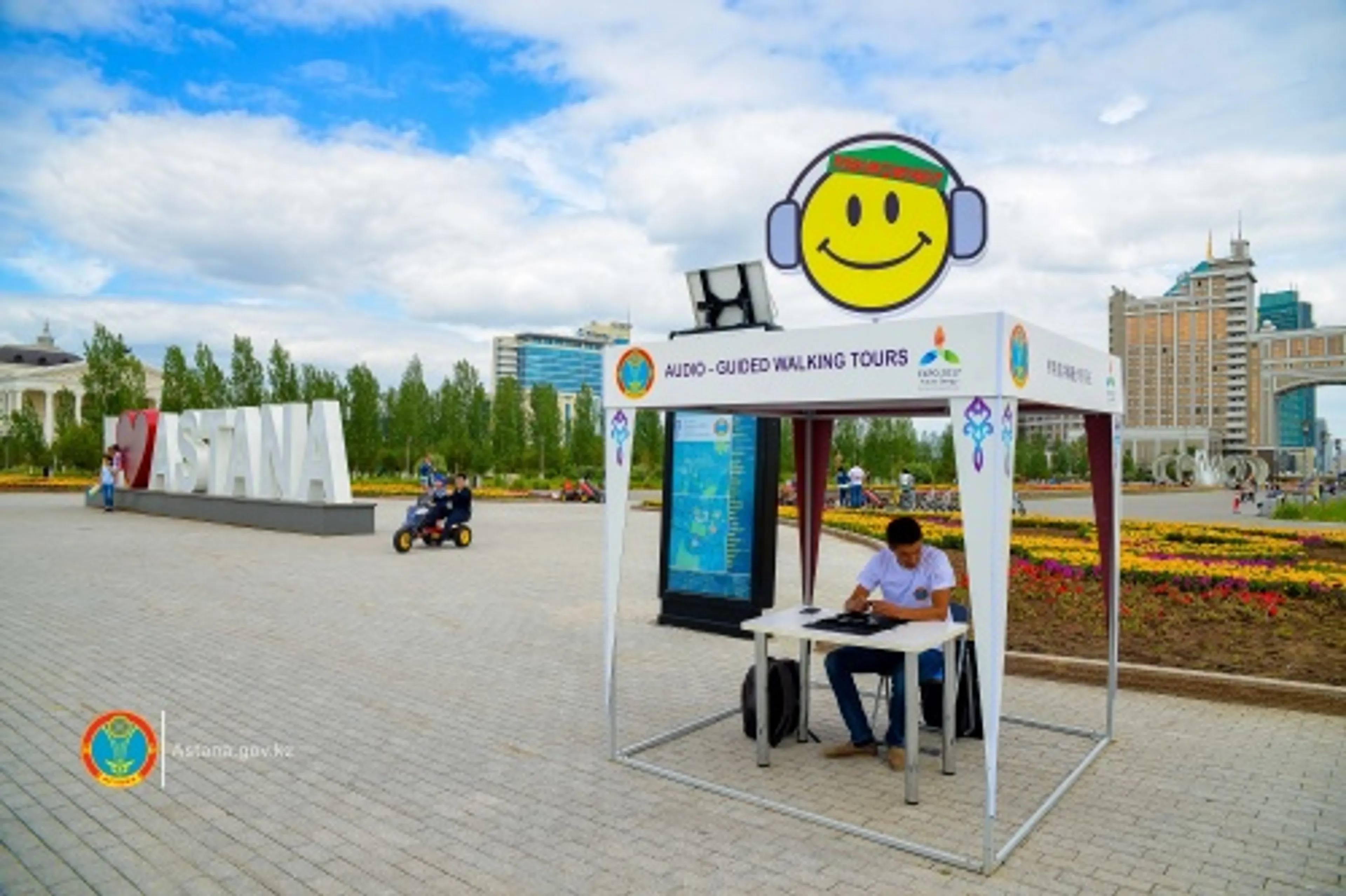 Капитал - Бесплатные пешие экскурсии предлагают гостям Астаны