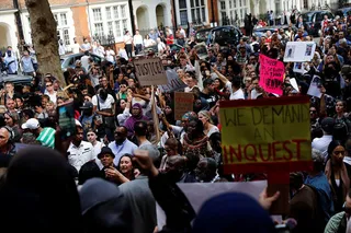 Капитал - В Лондоне прошла акция протеста после пожара в небоскребе