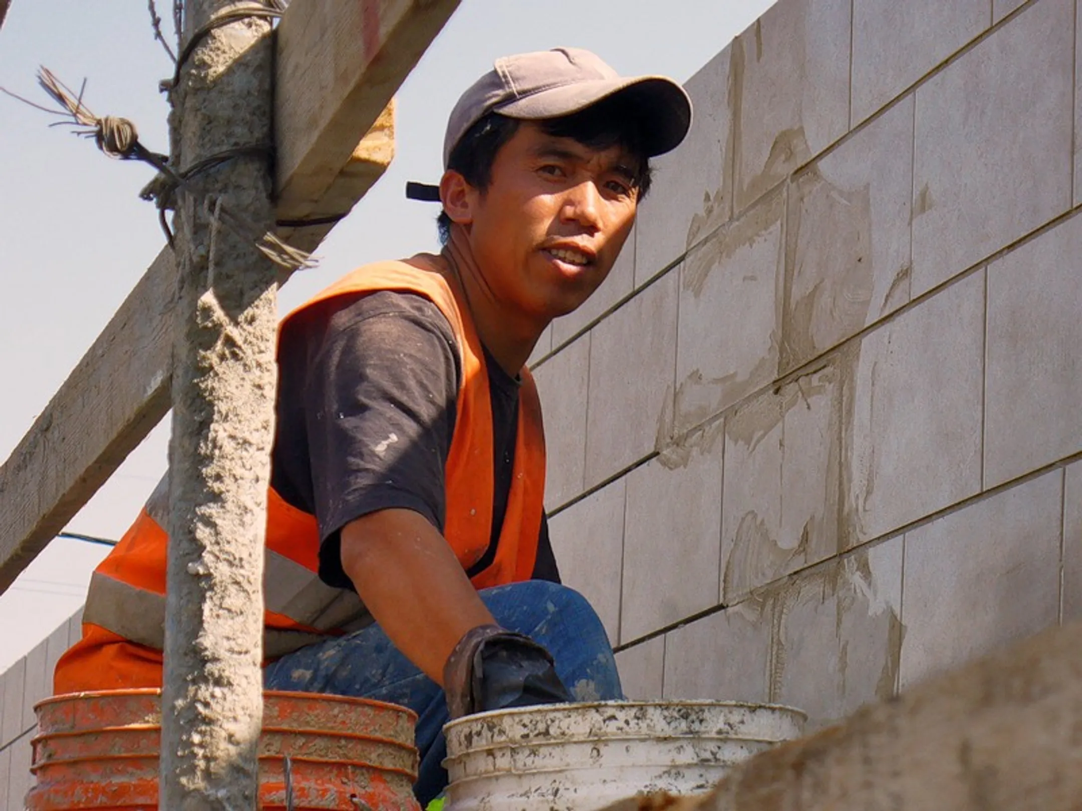 Трудовые мигранты будут платить налог в РК - Image Kapital.kz