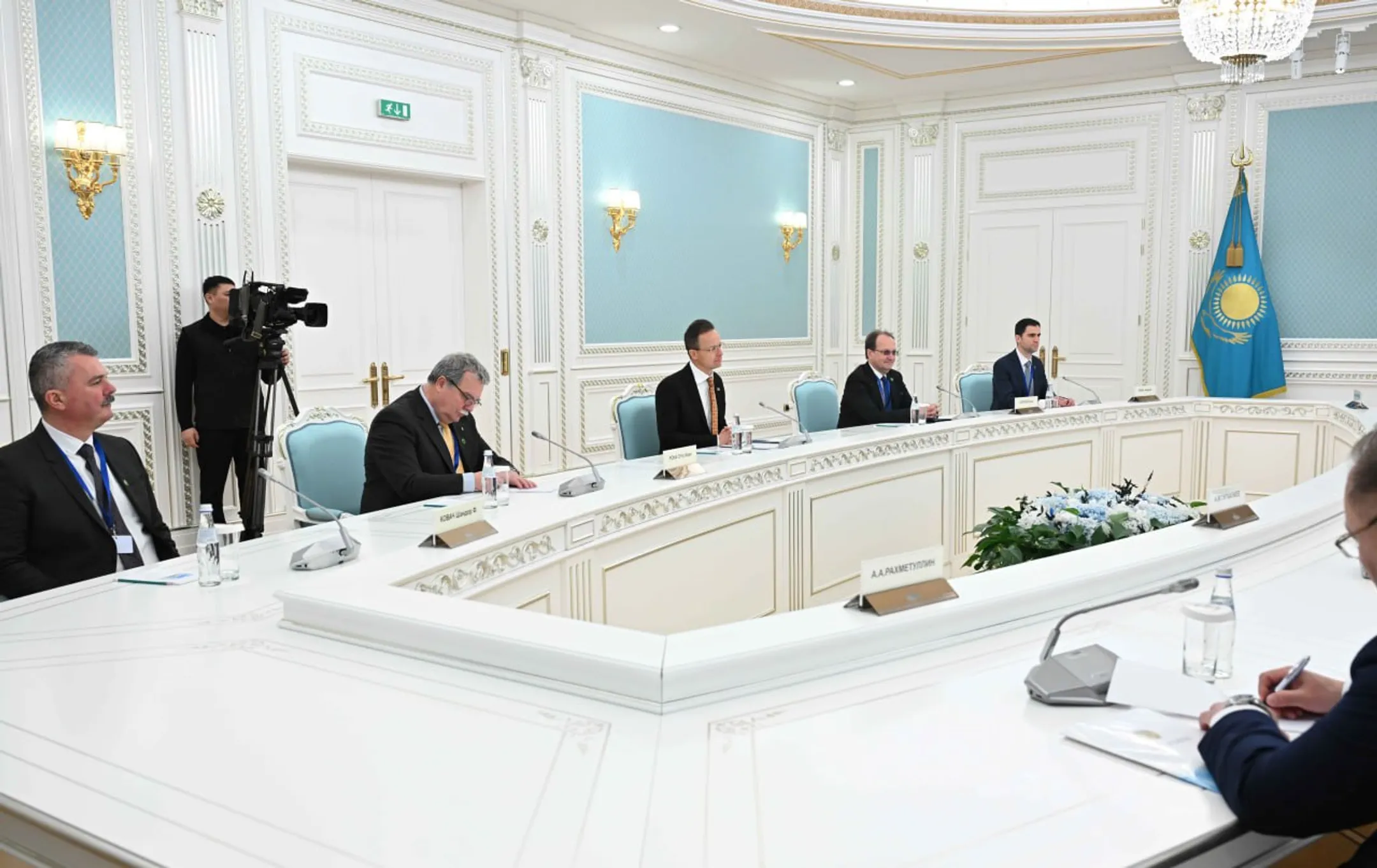 Президент Казахстана принял министра иностранных дел Венгрии - Image Kapital.kz