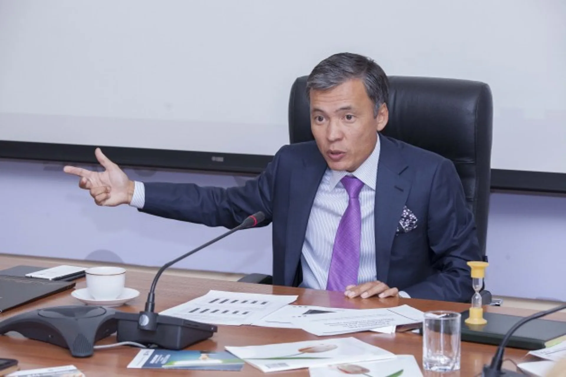 Капитал - Жомарт Ертаев открывает бесплатную консультацию граждан