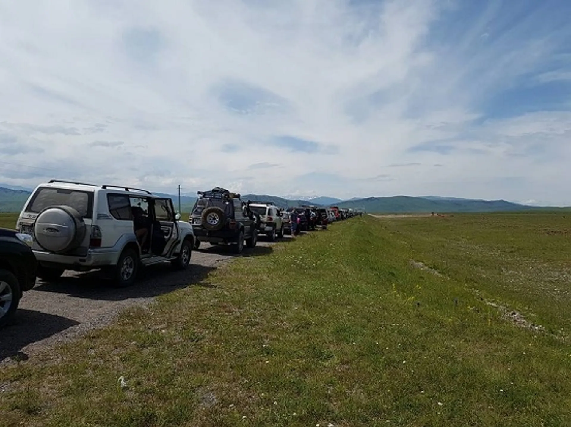 Капитал - Казахстанцы много часов простояли на границе Казахстана с Кыргызстаном