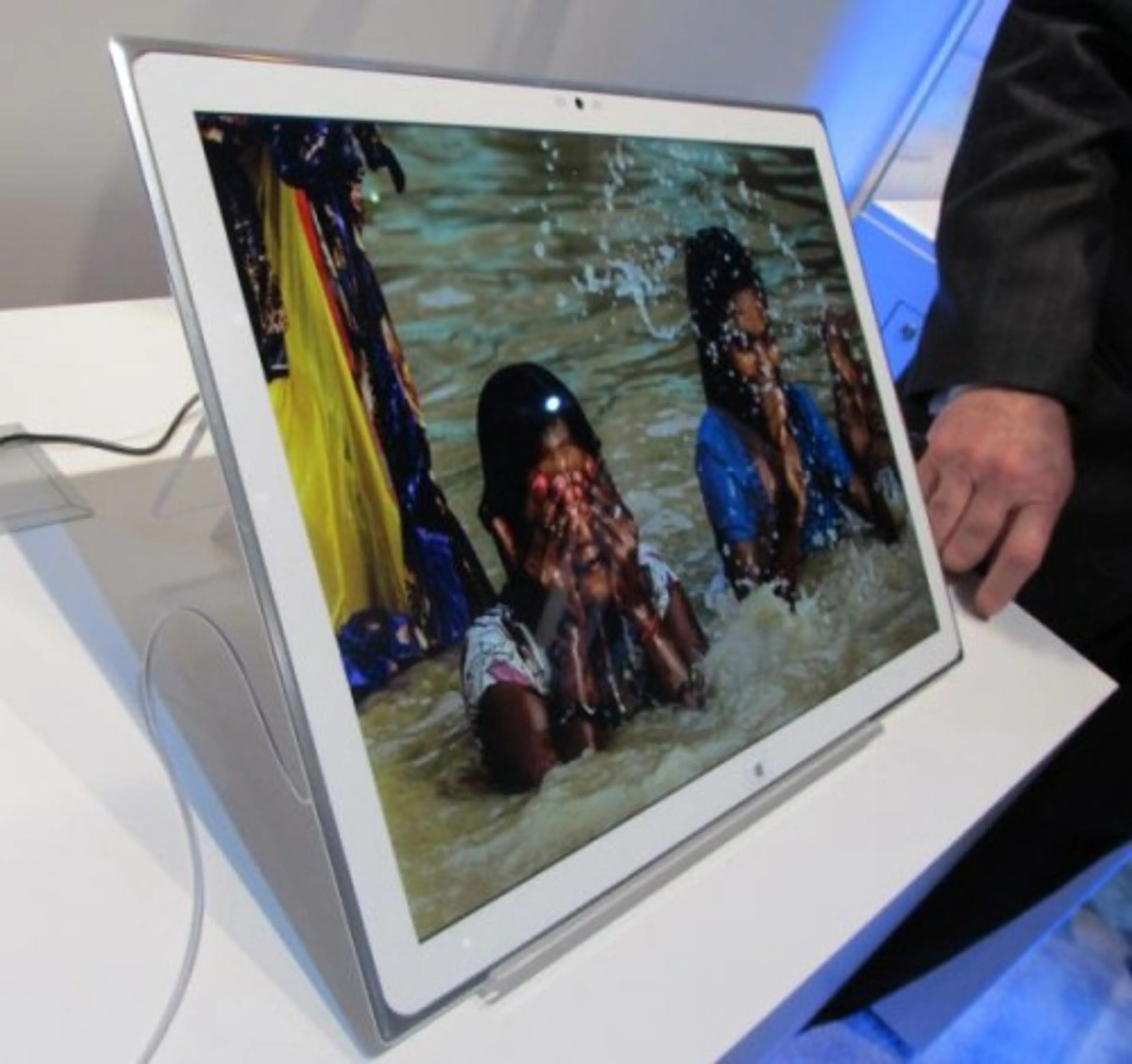 Капитал - Panasonic готовит планшетник для профессионалов