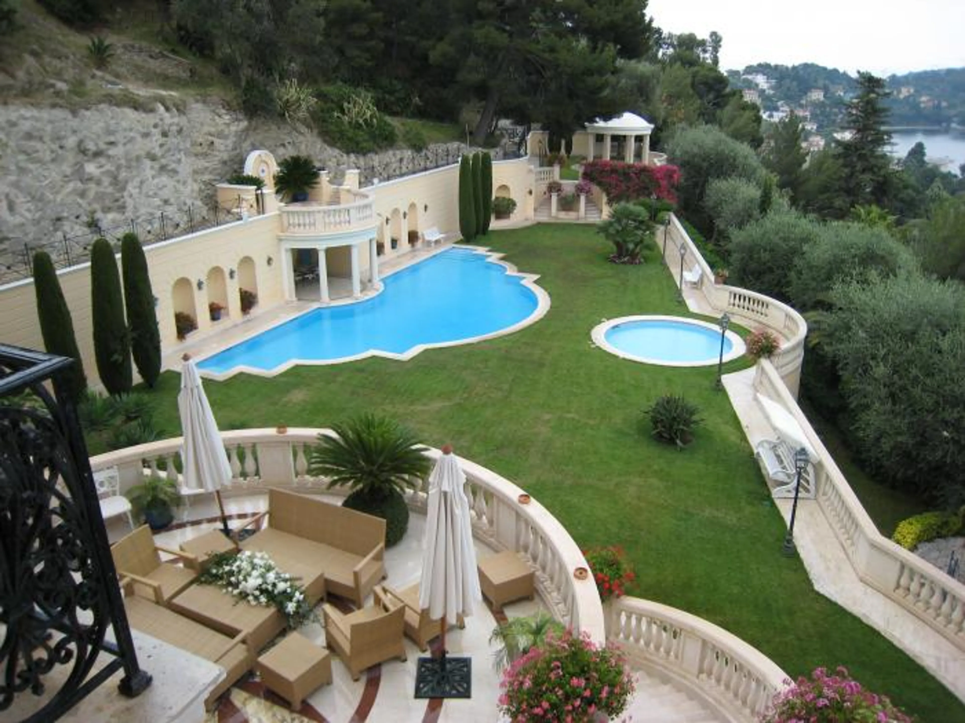 Капитал - Французы распродают элитное жилье