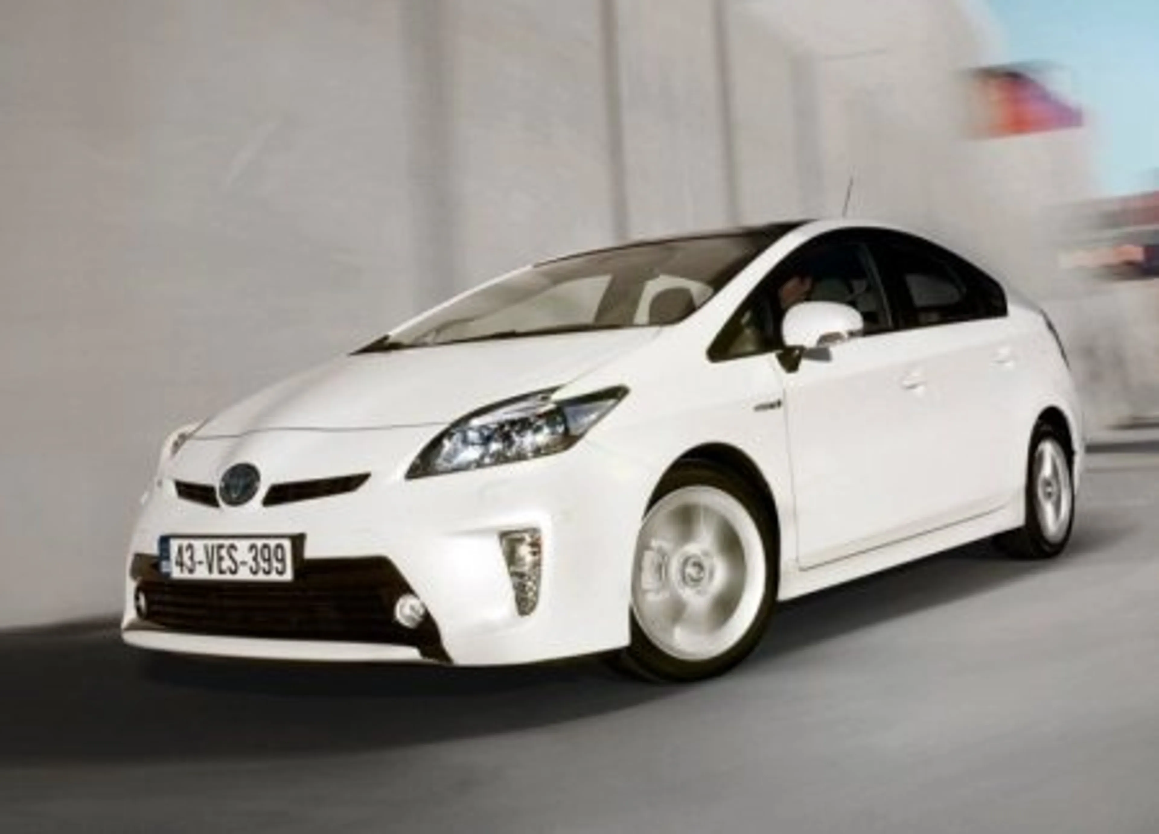 Капитал - Количество проданных гибридов «Тойоты» превысили 5 млн.