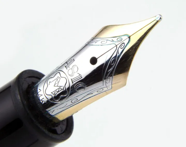 Капитал - Montblanc создал коллекцию статусных аксессуаров