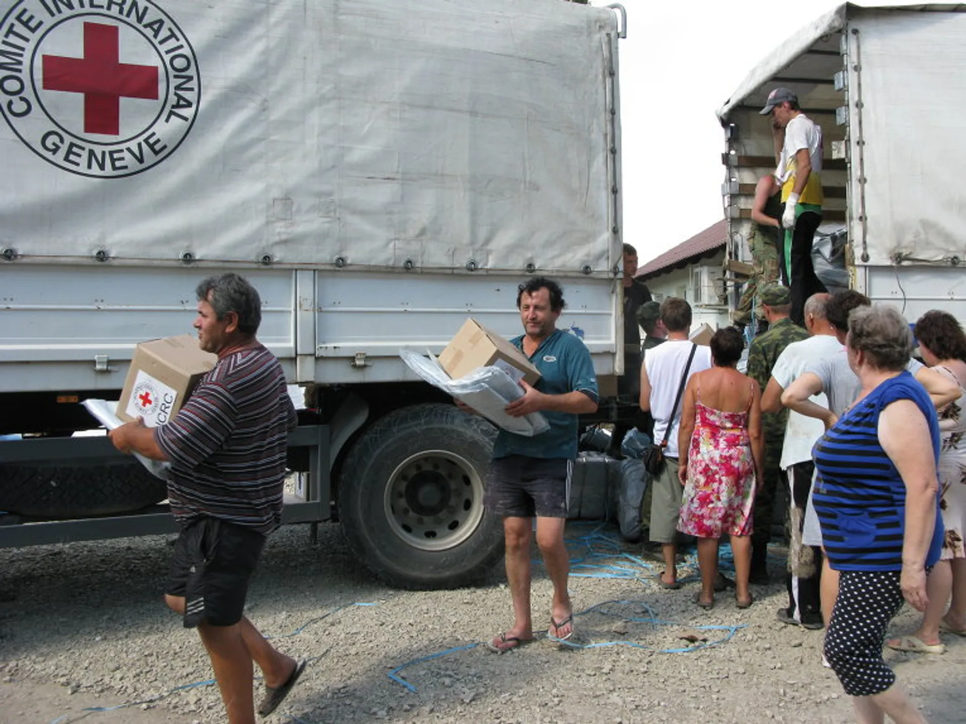 Капитал - Европейцам начали раздавать продукты