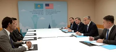 Президент встретился с капитанами бизнеса США