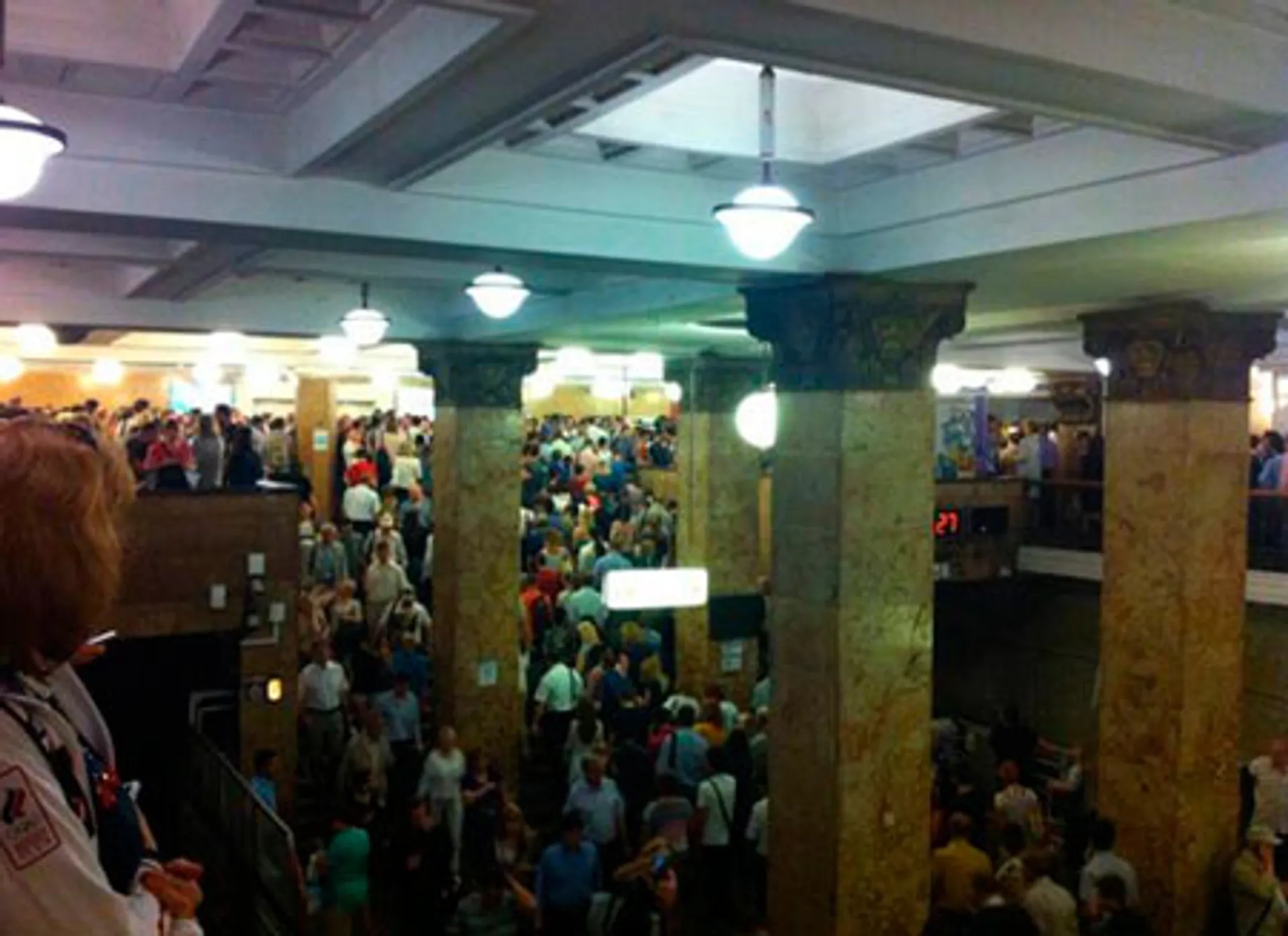 Капитал - Из метро Москвы эвакуировали более 4 тыс. человек