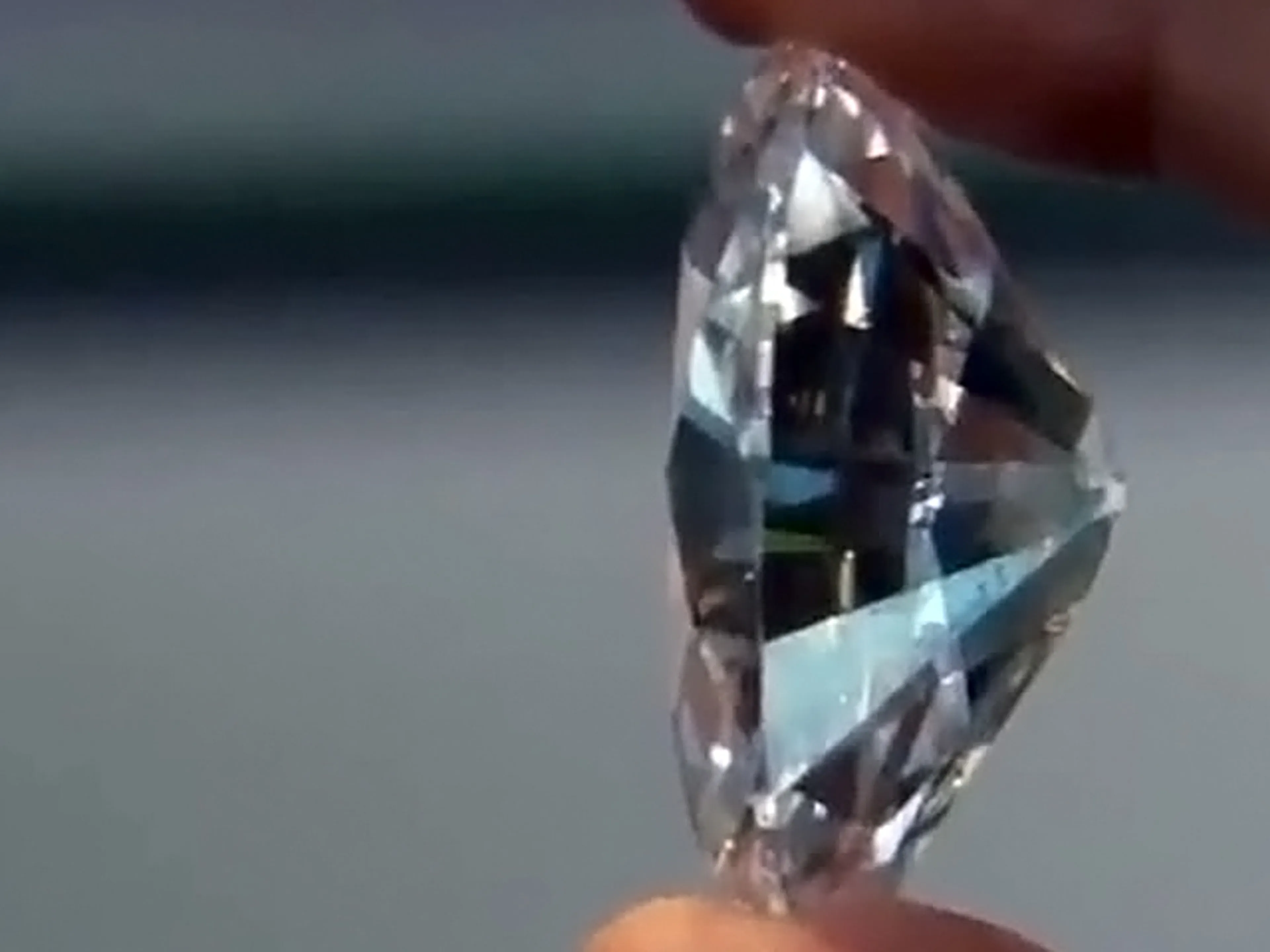 Капитал - В Гонконге выставили на торги идеальный бриллиант