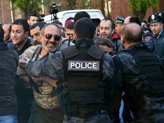 Капитал - Полиция в Ереване задержала более 60 демонстрантов