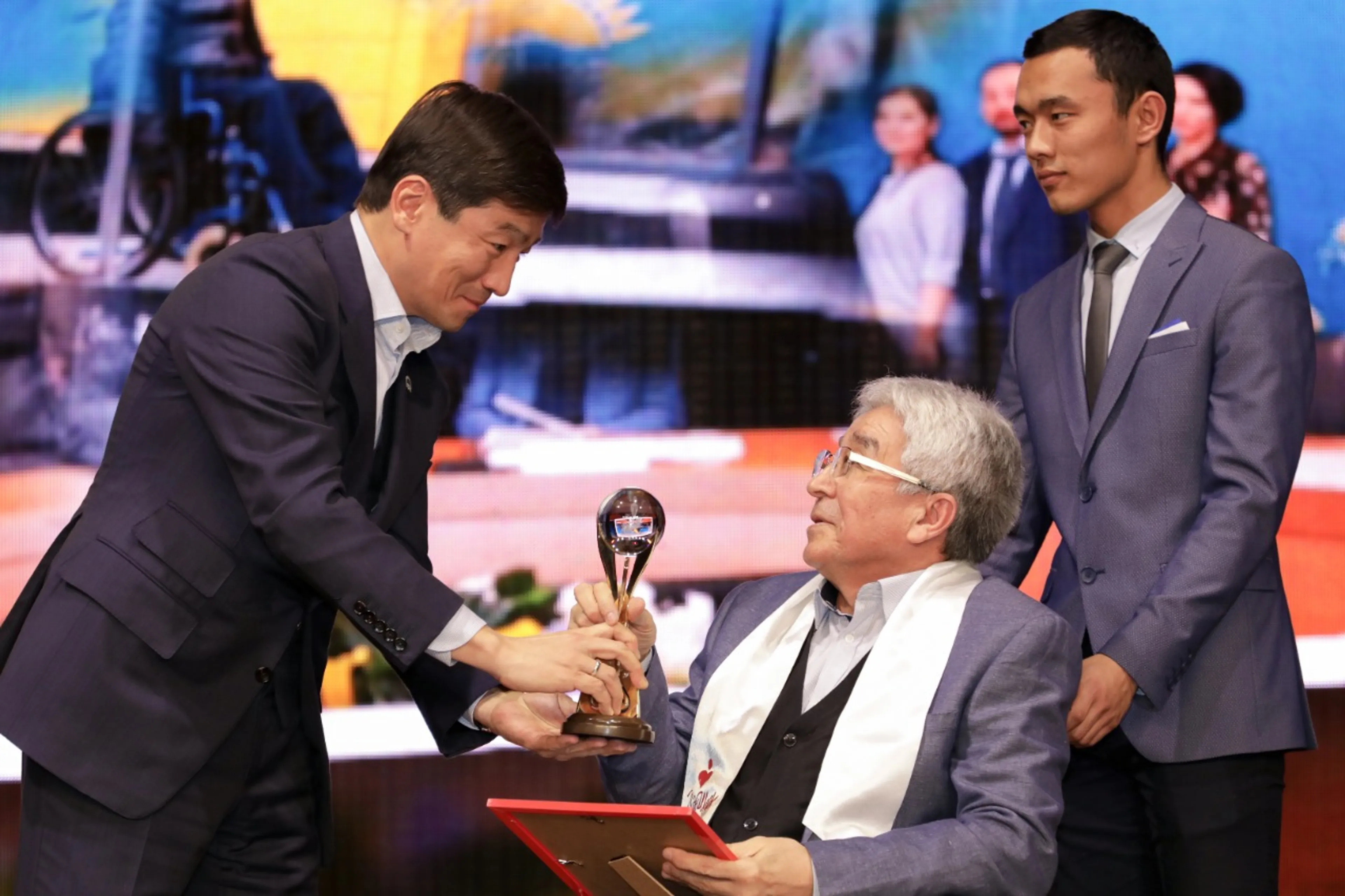 Капитал - Награждены лауреаты ежегодной премии «Жан Шуақ»