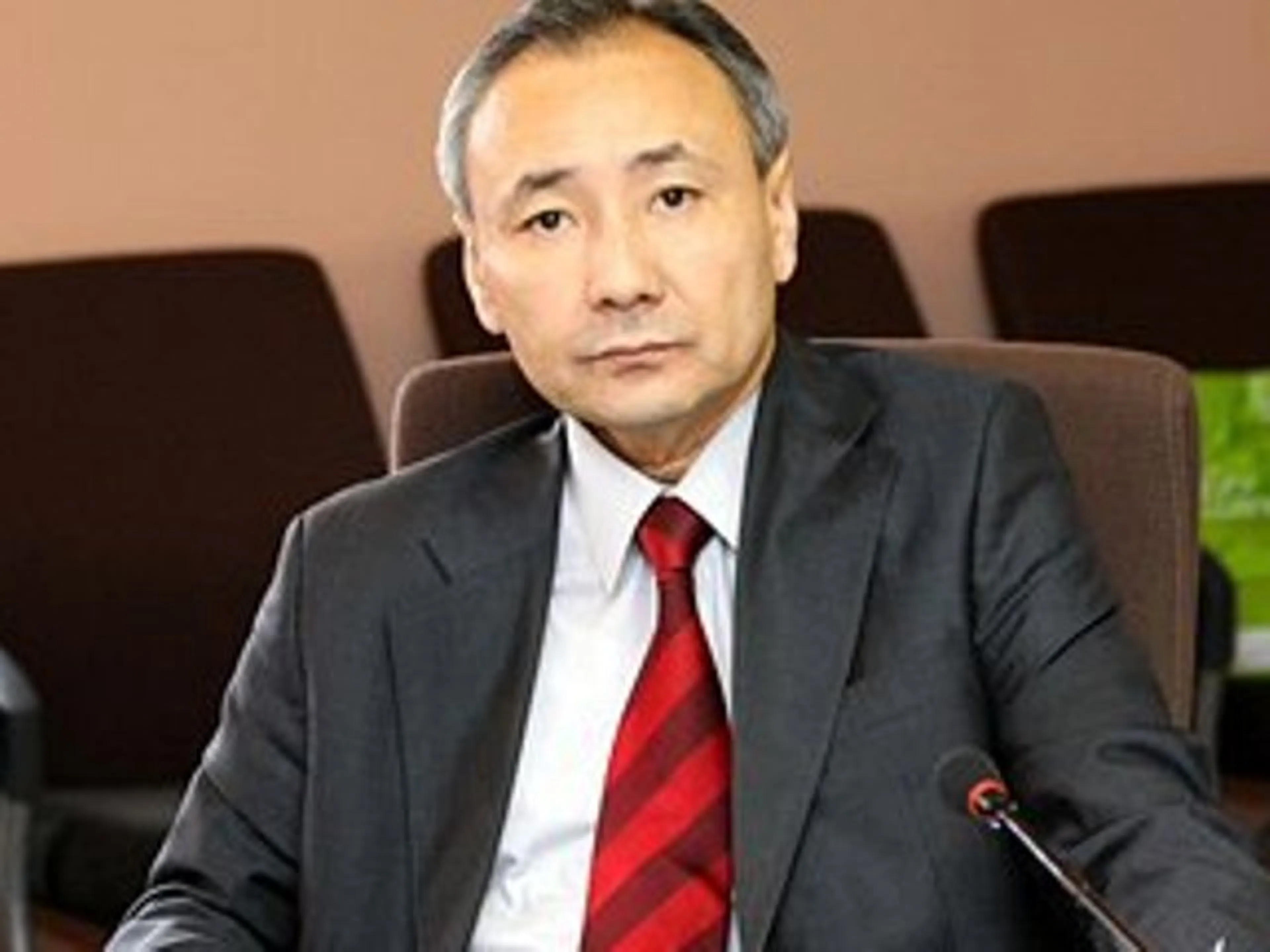 Капитал - Дамитов вышел из совета директоров Народного банка