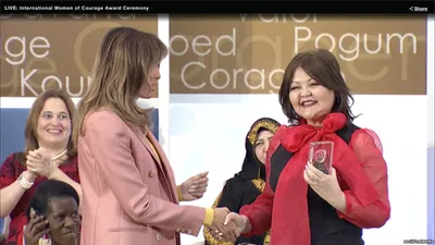 Меланья Трамп лично наградила адвоката из Казахстана