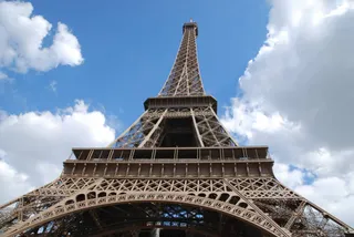 Капитал - Фрагмент лестницы Эйфелевой башни продали за 523 тысячи евро