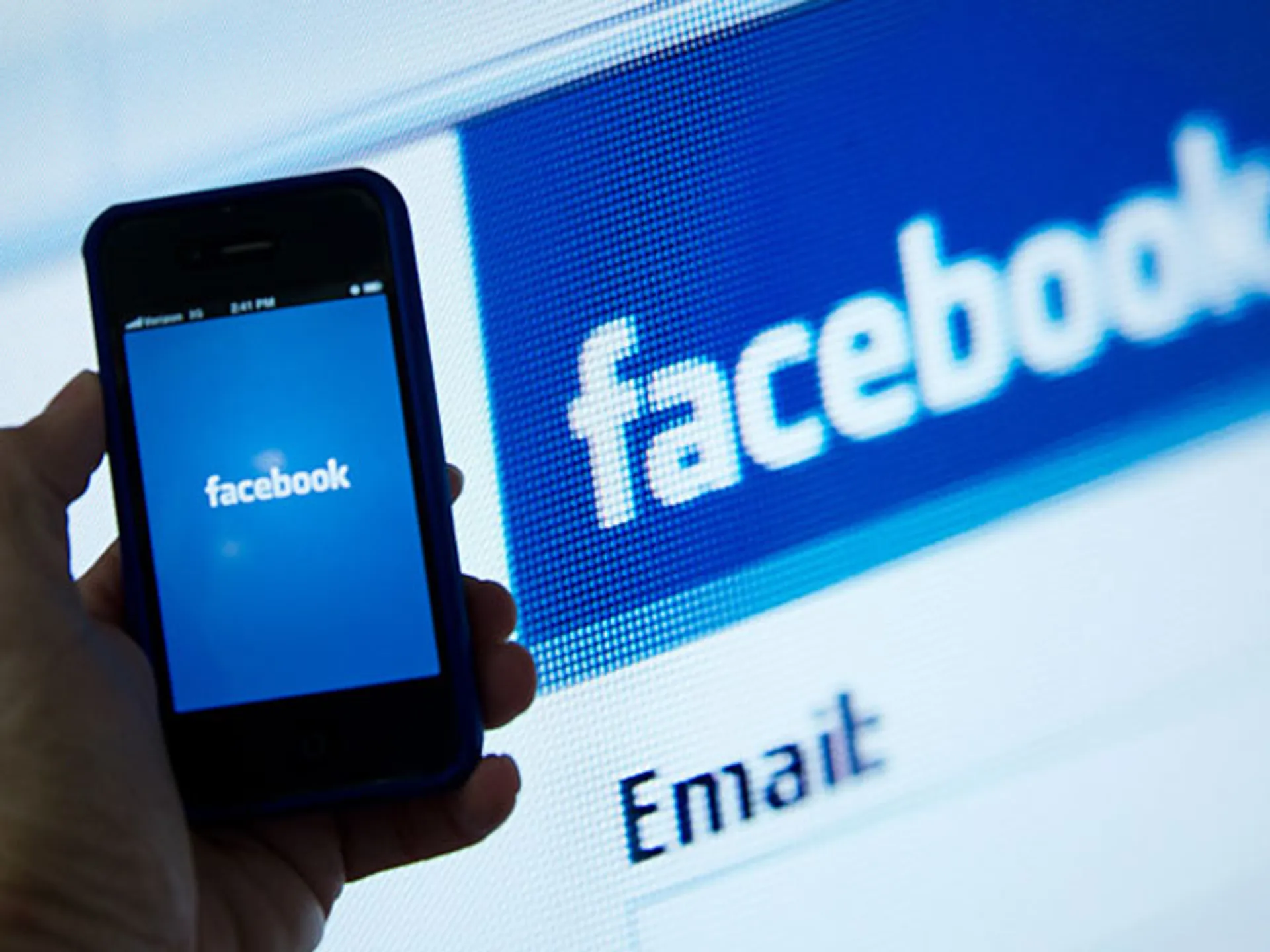 Капитал - Facebook экспериментирует с рекламой