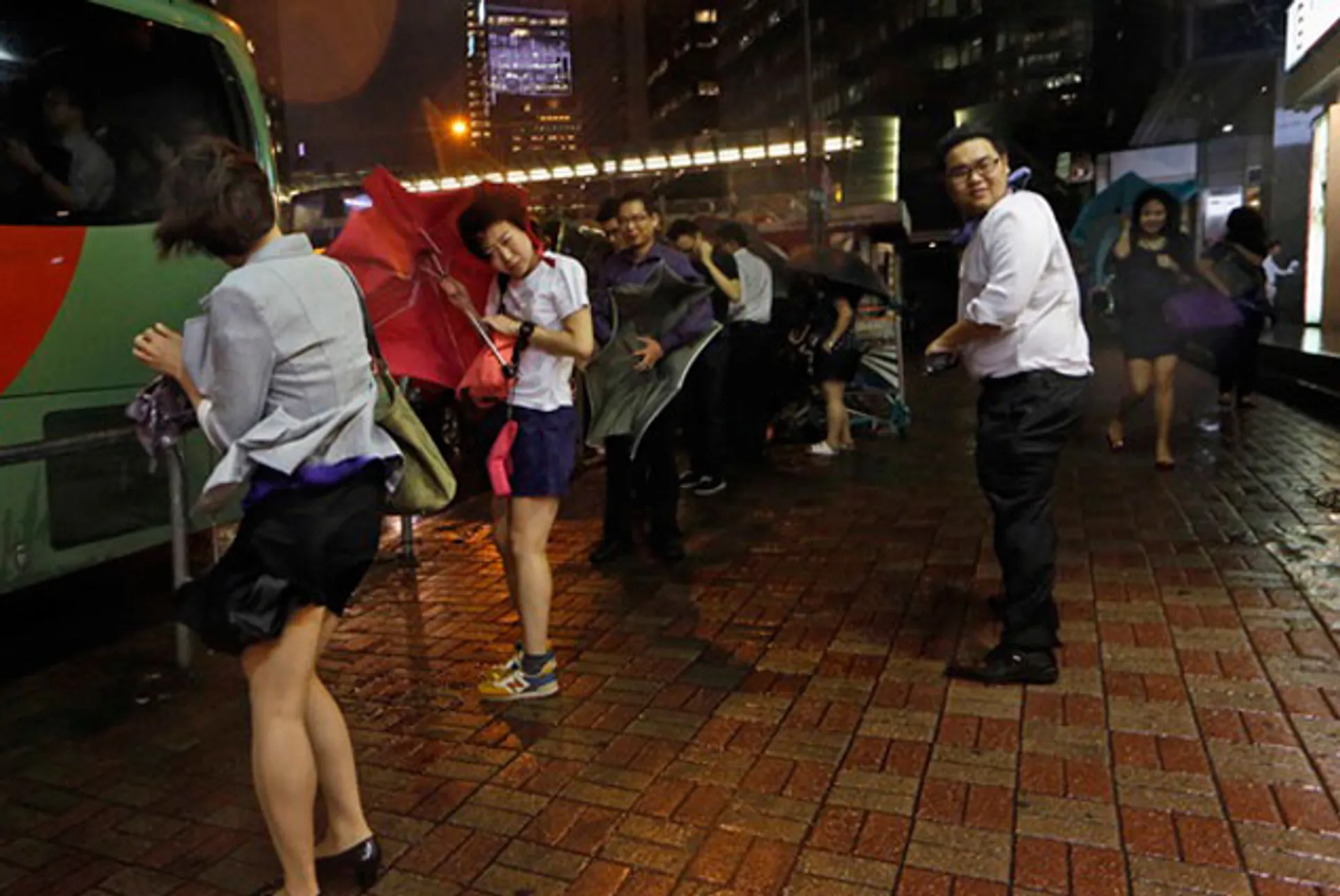 Капитал - В Китае из-за тайфуна открыта горячая линия для казахстанцев