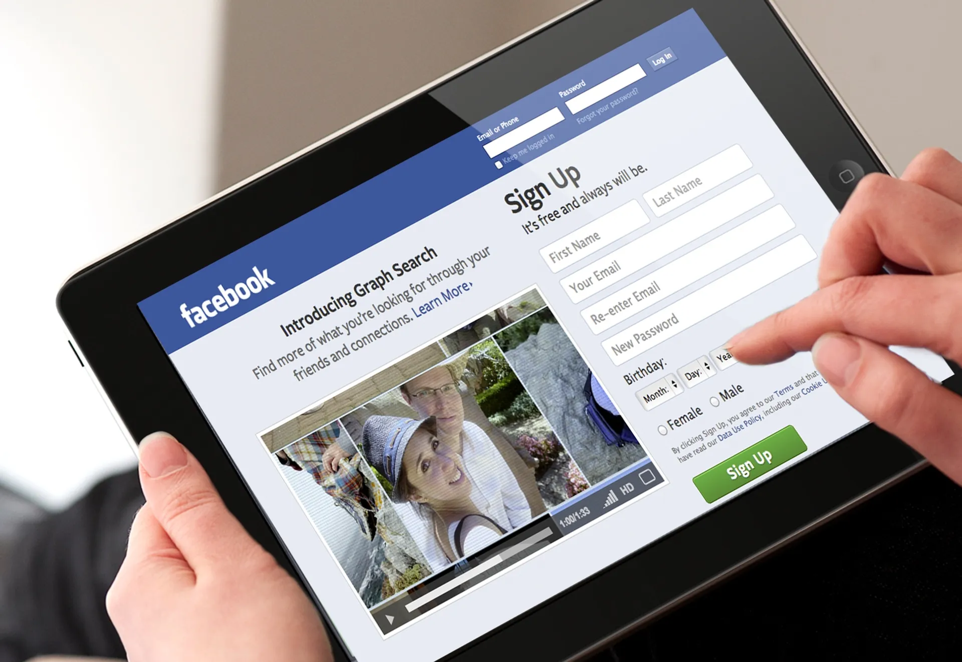 Капитал - Facebook обвинили в нарушении тайны переписки