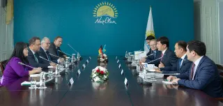 Капитал - Бауыржан Байбек встретился с заместителем председателя Бундестага