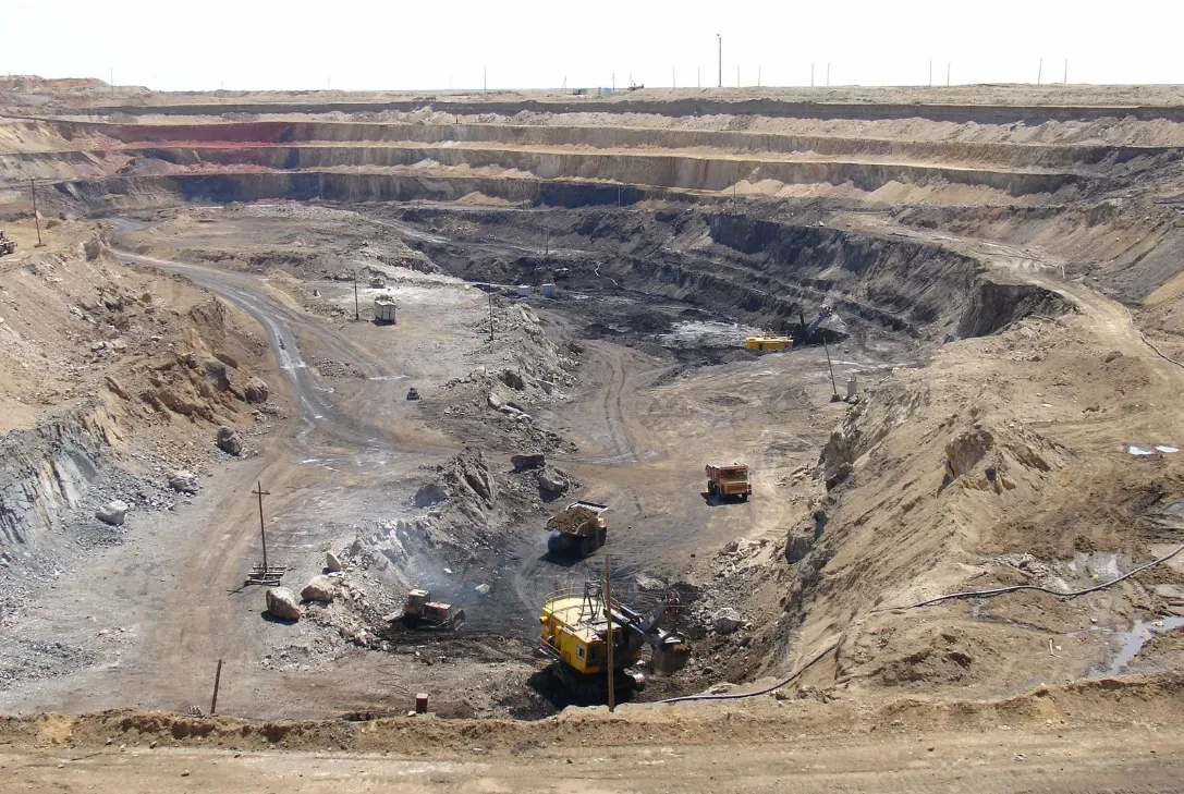 Казхром покидает KASE 