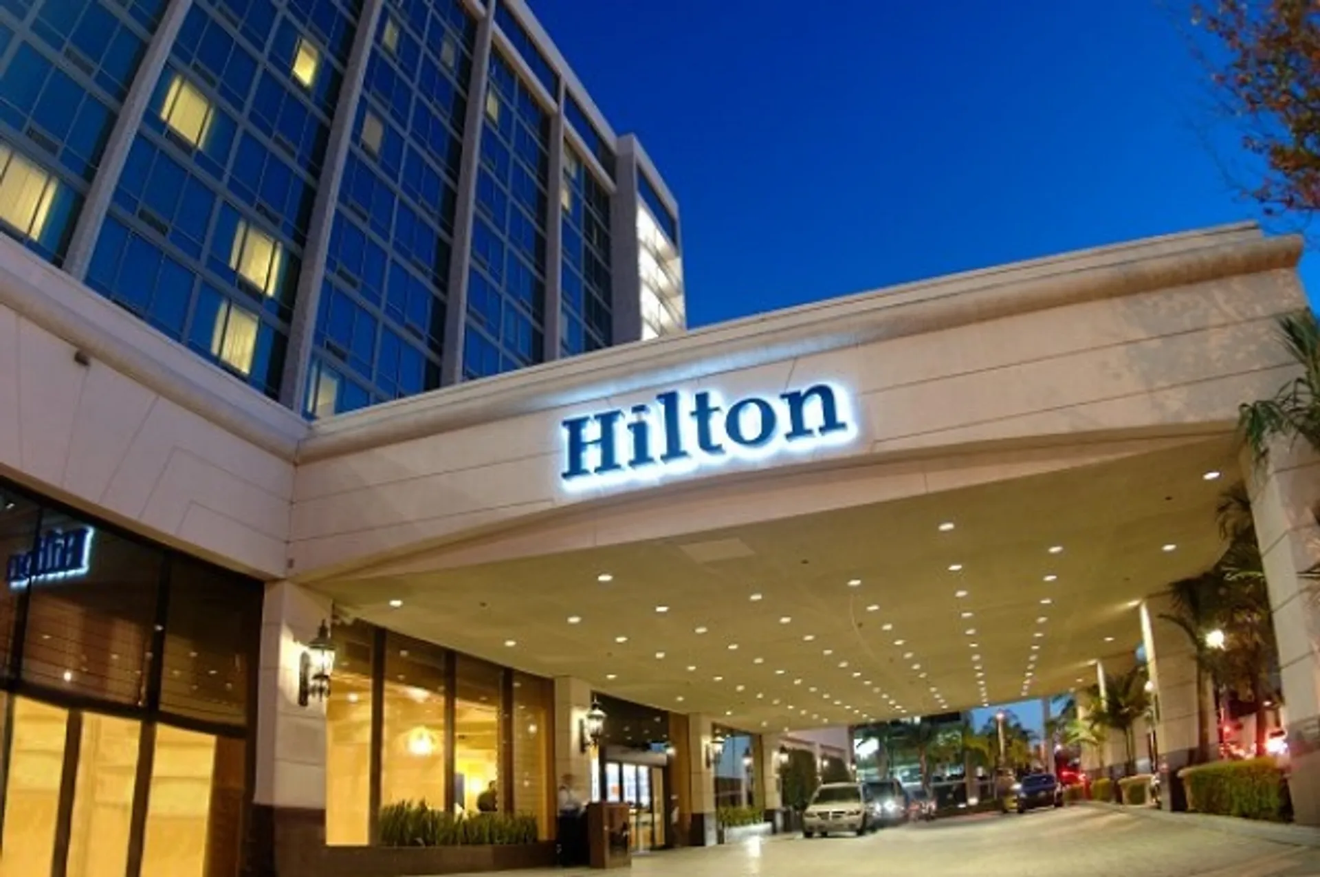 Капитал - Китайская HNA Group покупает 25% в отелях Hilton