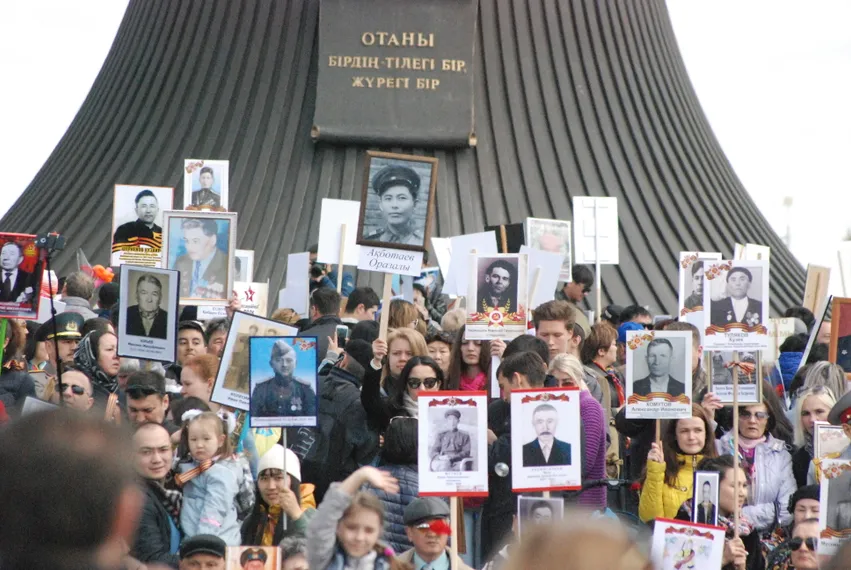 Капитал - Шествие Бессмертного полка в Астане