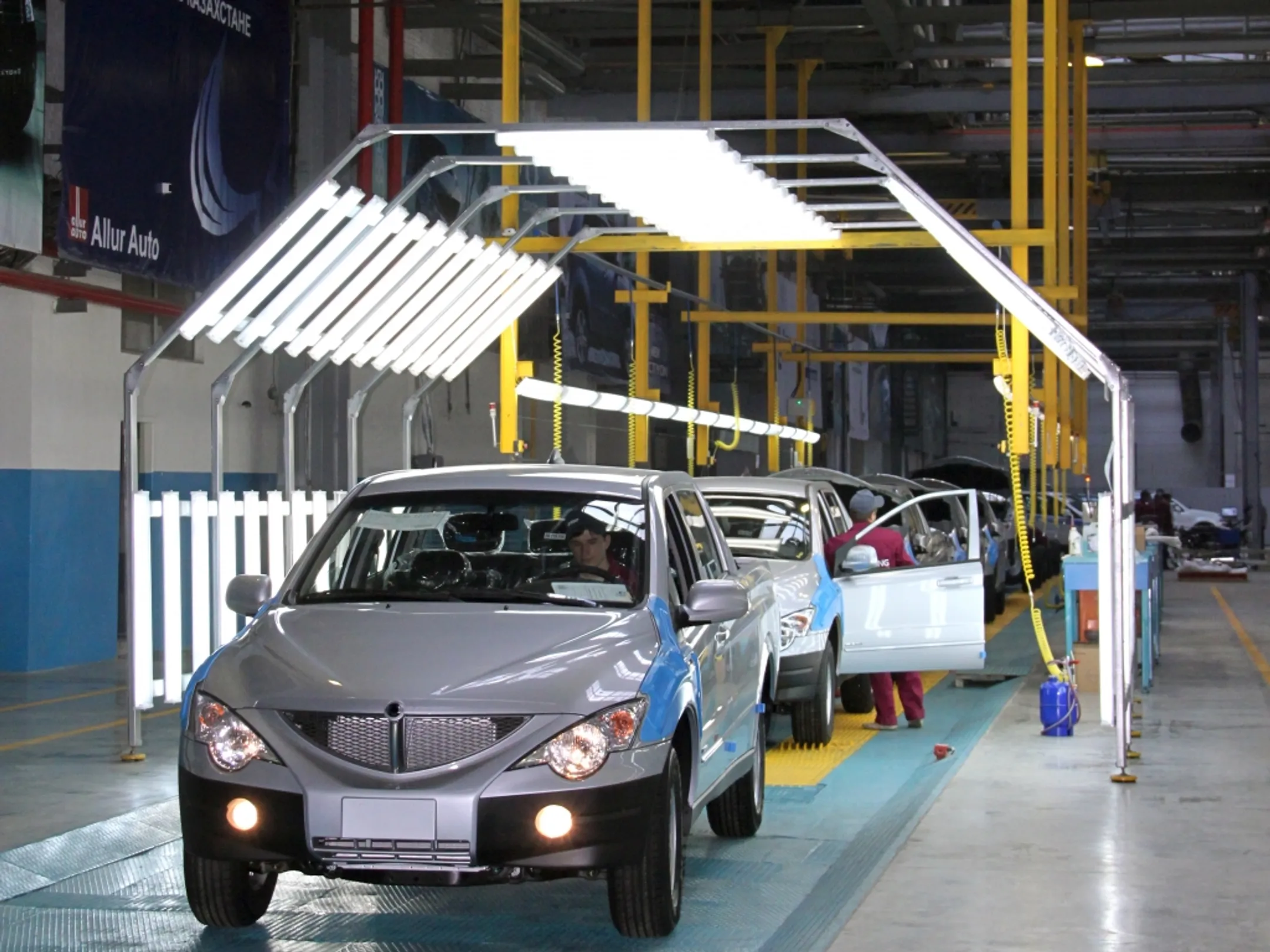 Чиновники и полицейские пересаживаются на SsangYong - Image Kapital.kz