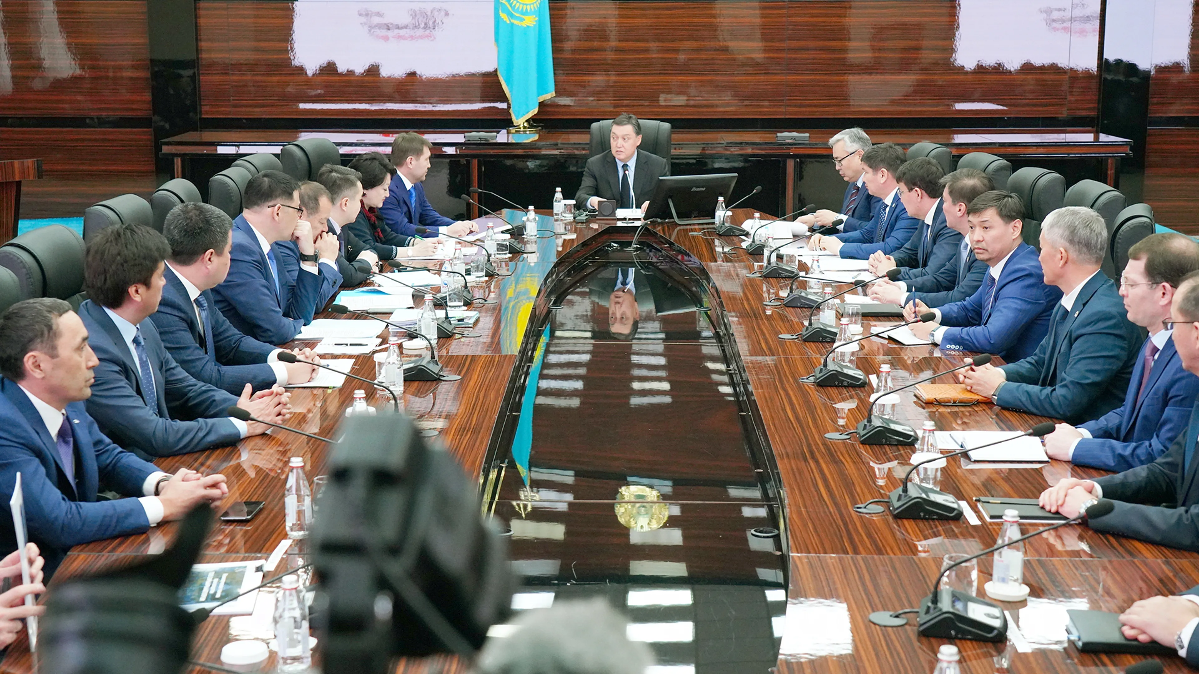 Капитал - Аскар Мамин провел совещание по вопросам развития Шымкента