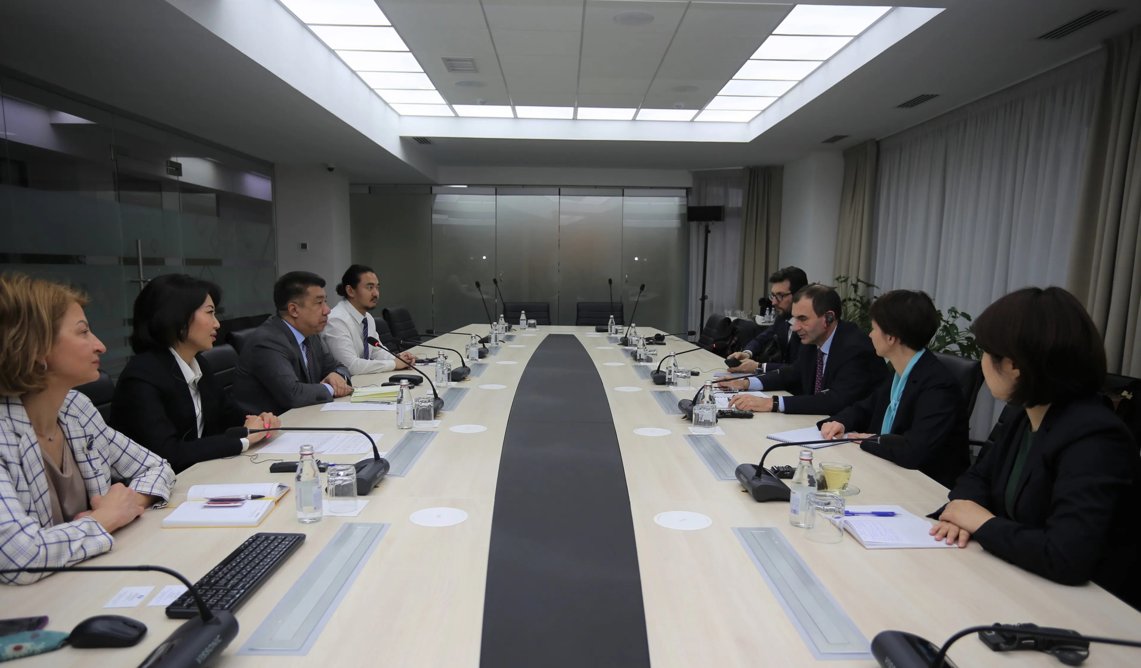 Капитал - Вице-президент ЕБРР Алан Пию встретился с руководством МФО KMF