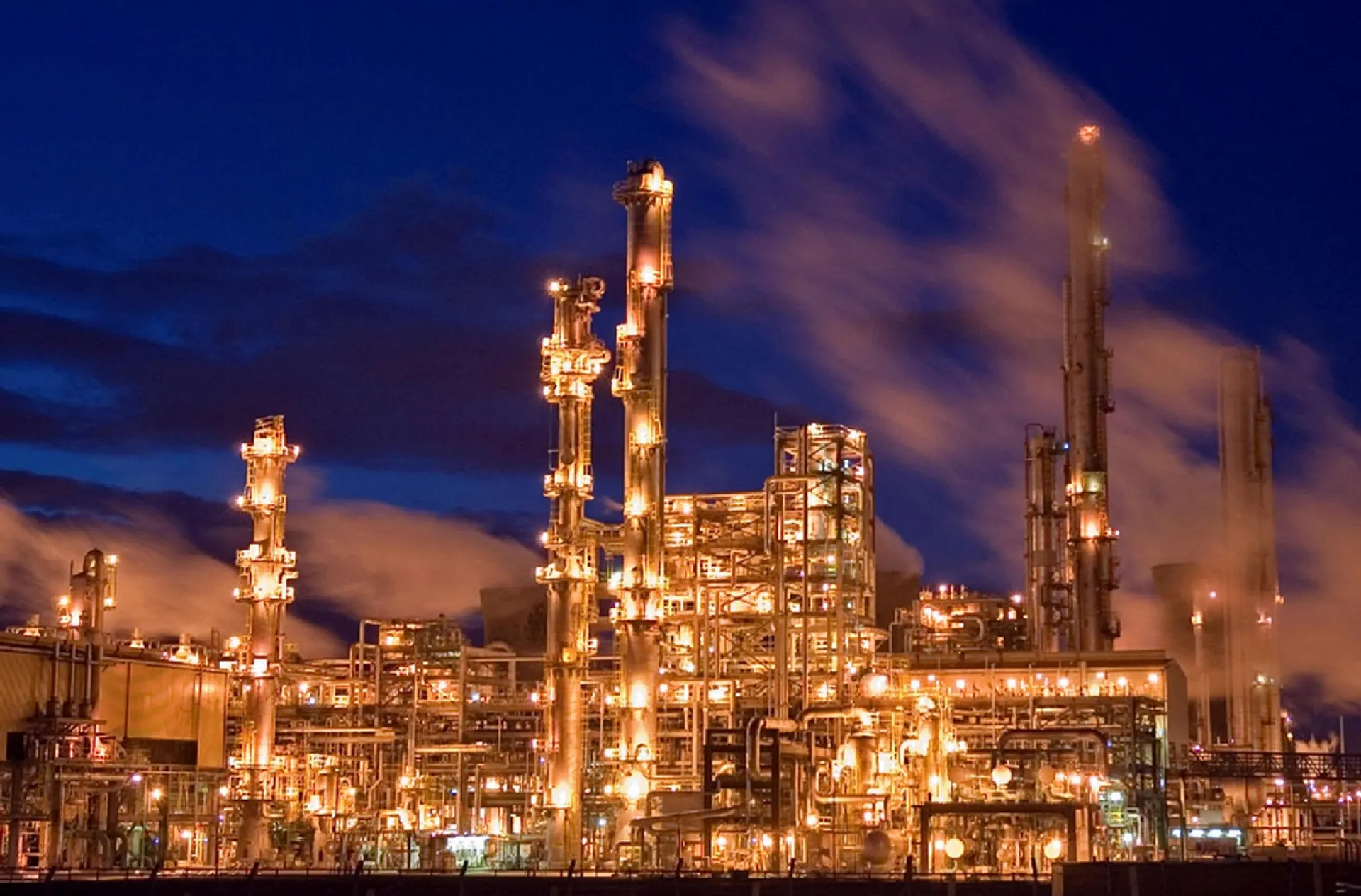 Капитал - Нефтеперерабатывающие предприятия привлекли рекордный объем инвестиций