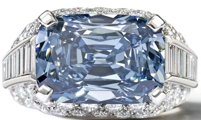 Перстень с голубым бриллиантом продан за $9,4 млн.