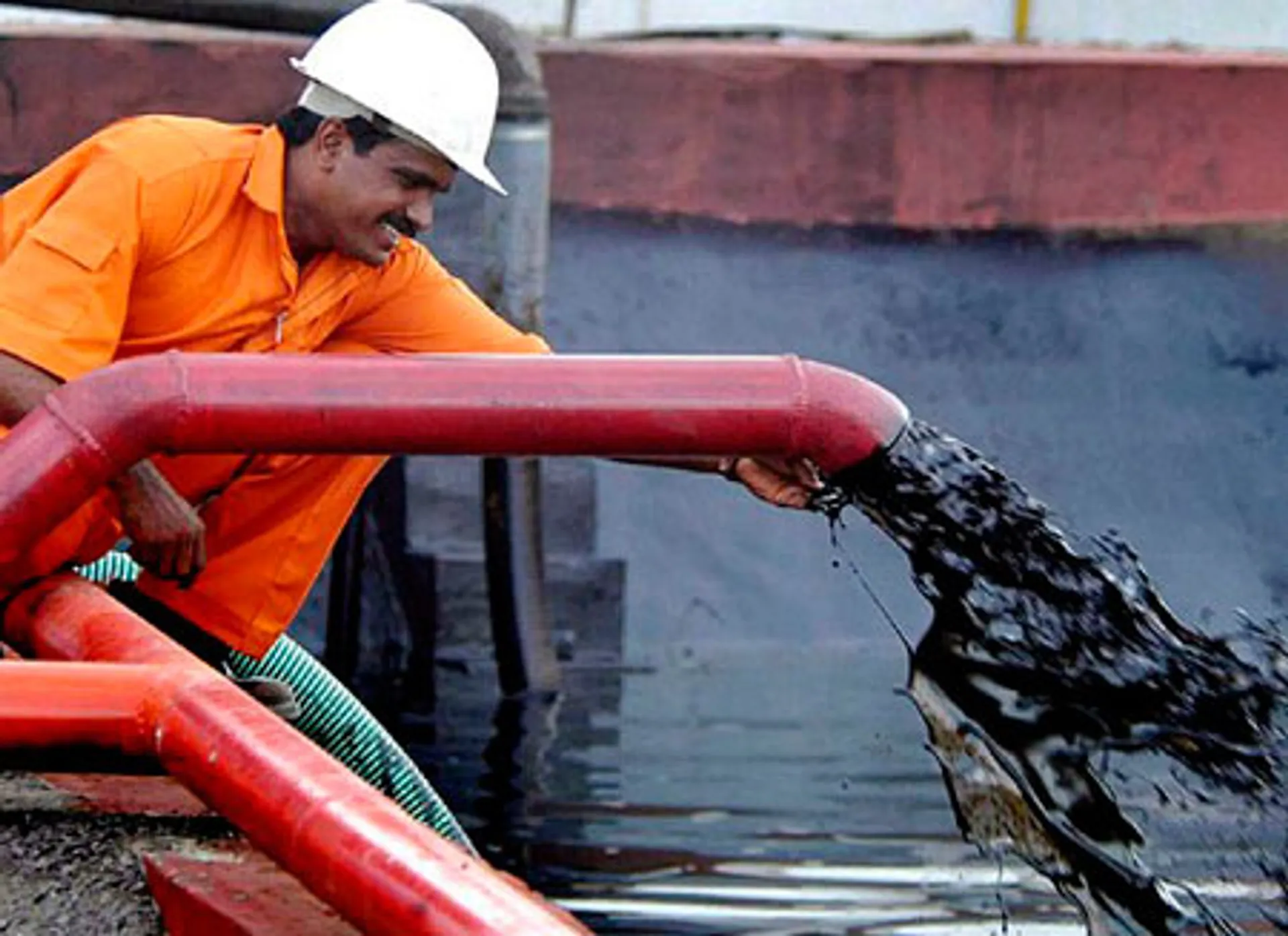 Капитал - Египет спровоцировал взлет цен на нефть