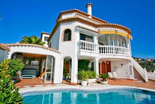 Капитал - Испания предлагает вид на жительство за 500 тыс. евро