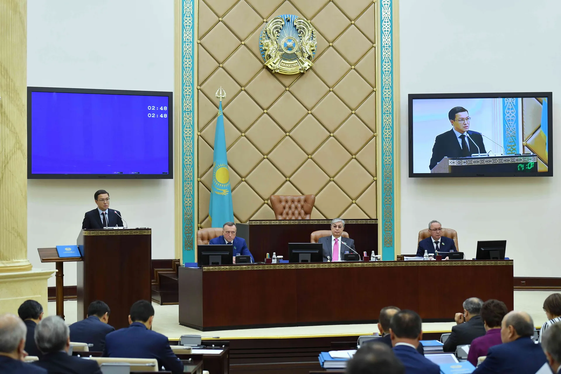 Капитал - Сенаторы утвердили поправки в бюджет