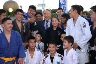 Капитал - Президент посетил обновленный центральный парк Астаны