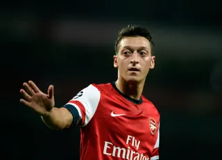 Капитал - Отец Месута Озила подал на него в суд