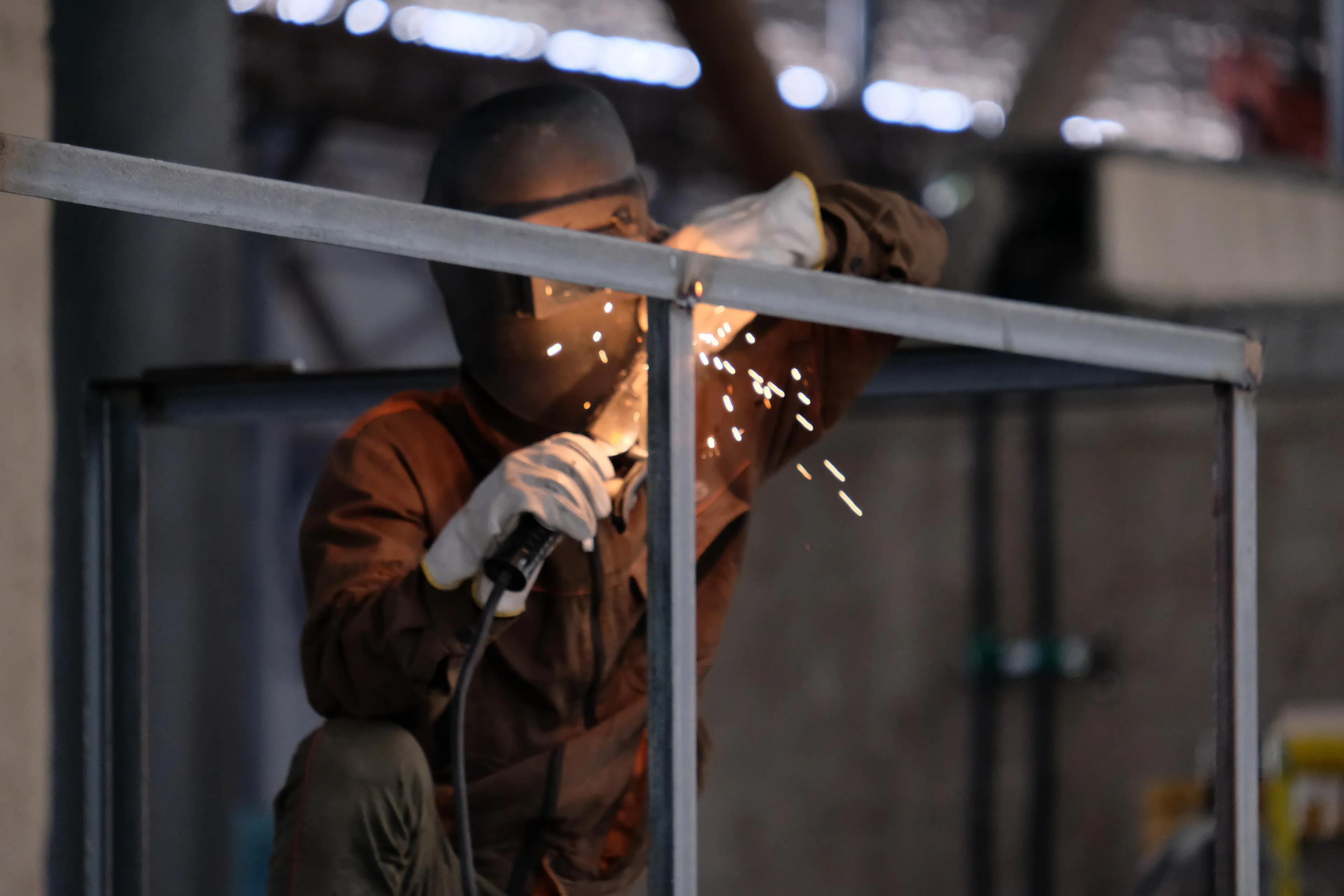 Капитал - Зарплаты работников промсферы выросли за год на 10%