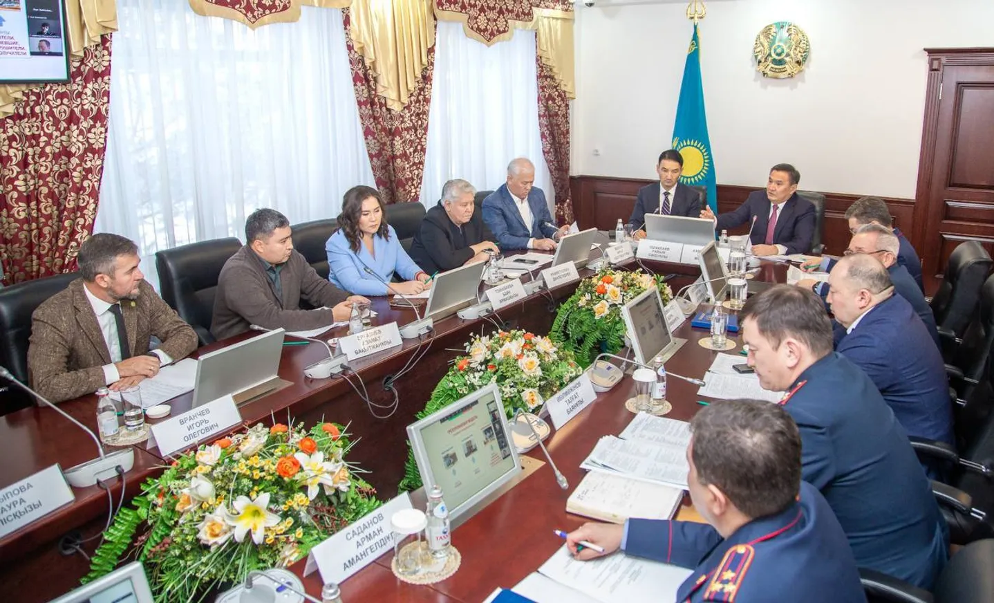 На фото: Баян Тойкебаева на заседании Общественного совета МВД РК