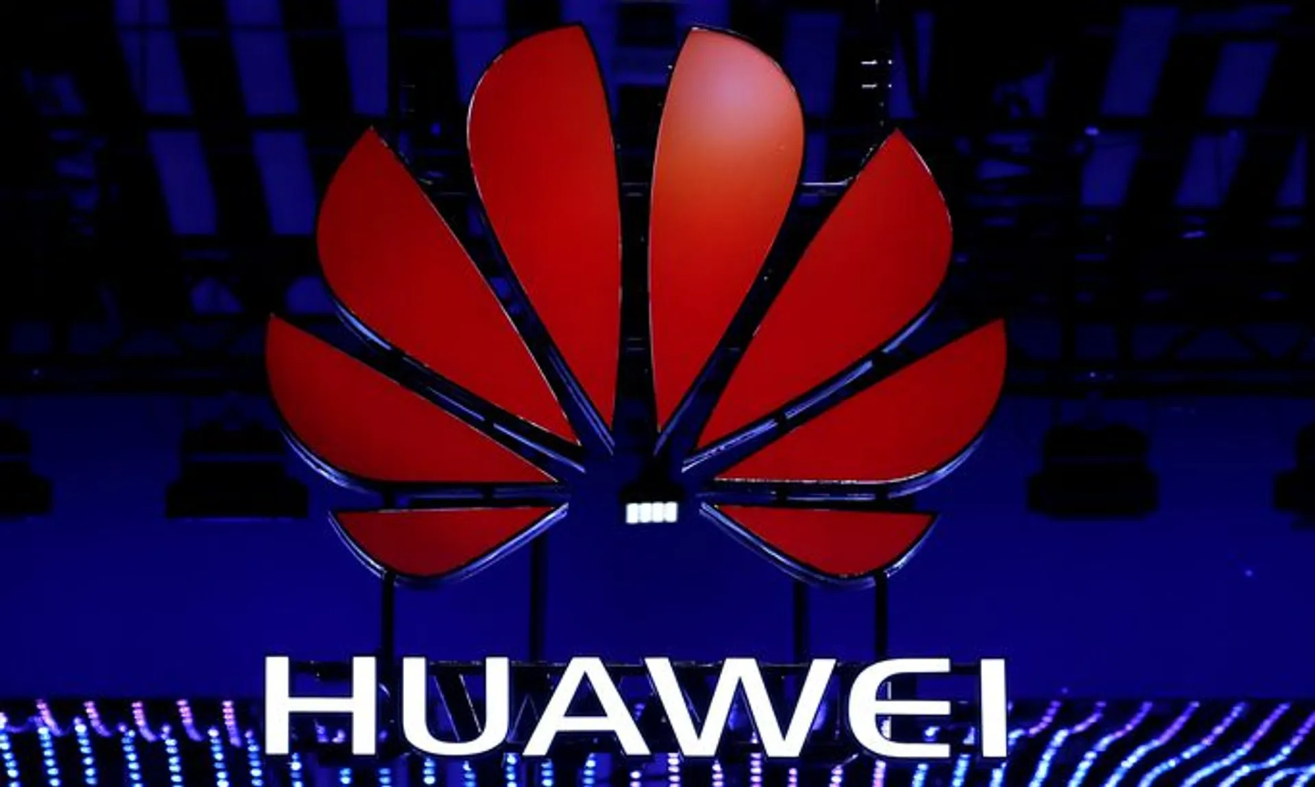 Капитал - Япония планирует запретить госзакупки оборудования Huawei и ZTE